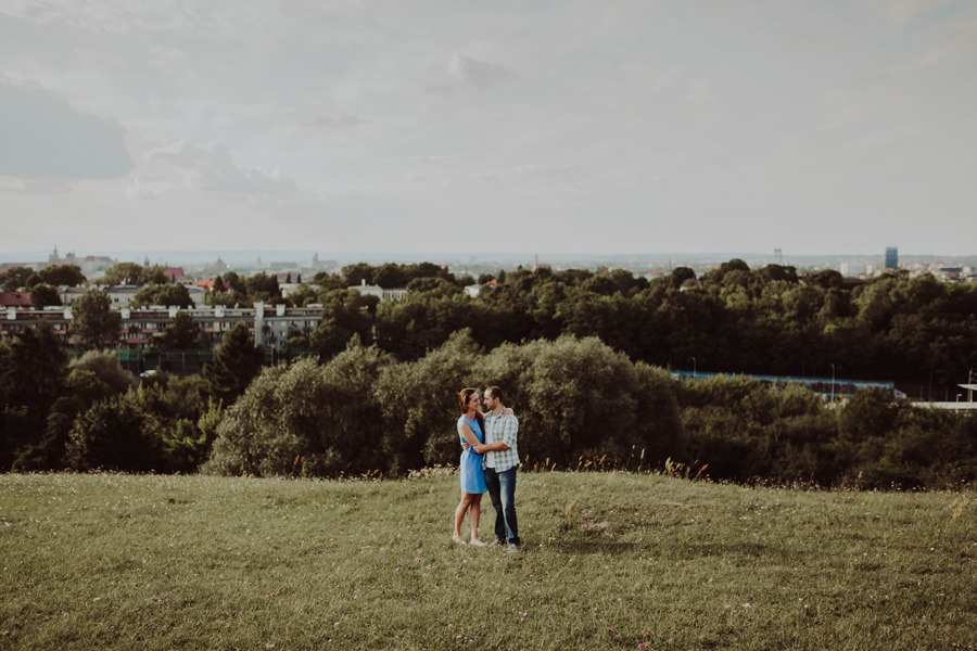 sesja narzeczenska na kopcu krakusa