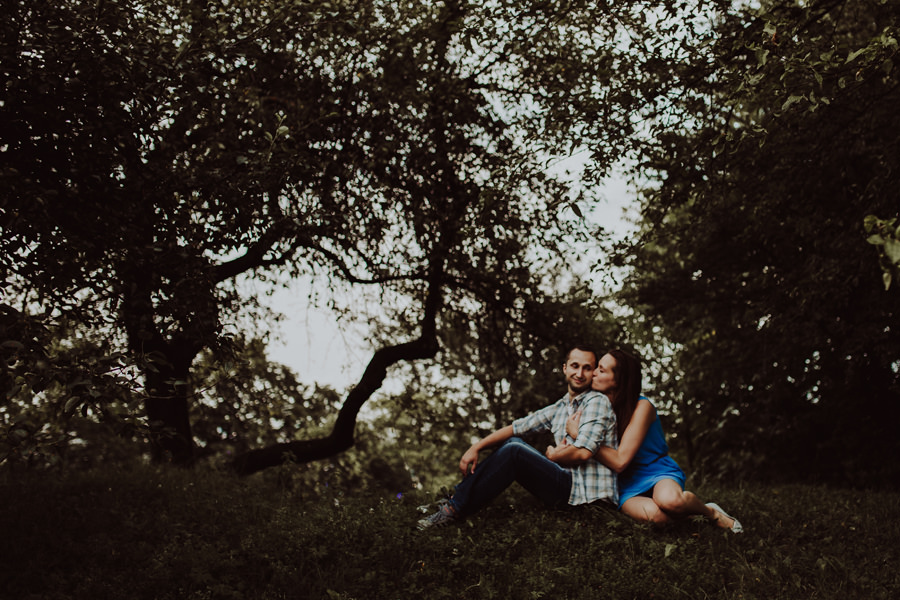 sesja narzeczenska na kopcu krakusa